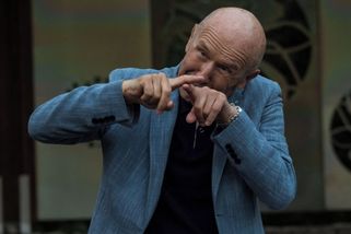 Vystudovaný inženýr z ČVUT rozesmál republiku. Petr Nárožný vyměnil rýsovací prkno za herectví - Médium.cz